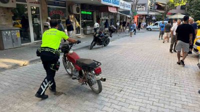 Balıkesir’in Erdek ilçesinde yaşanan kovalamacada yakalanan motosikletliye idari para cezası