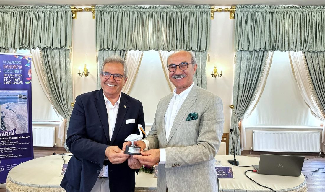 Marmara Denizi’nde müsilaj tehlikesi masaya yatırıldı Bandırma Belediyesi tarafından düzenlenen “Marmara Denizi ve Müsilaj Kabusu” panelinde,