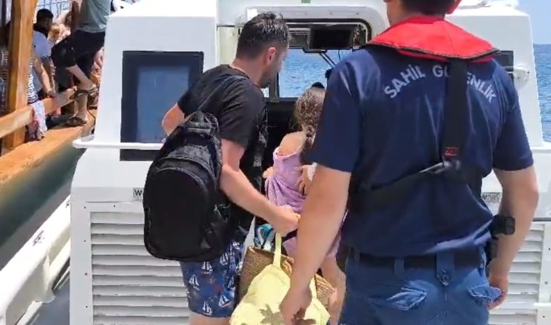 Balıkesir açıklarında 1 şahsın tıbbi tahliyesi gerçekleştirildi Balıkesir’in Ayvalık ilçesinde gezi teknesinde yaralanan 1 kişi Sahil Güvenlik