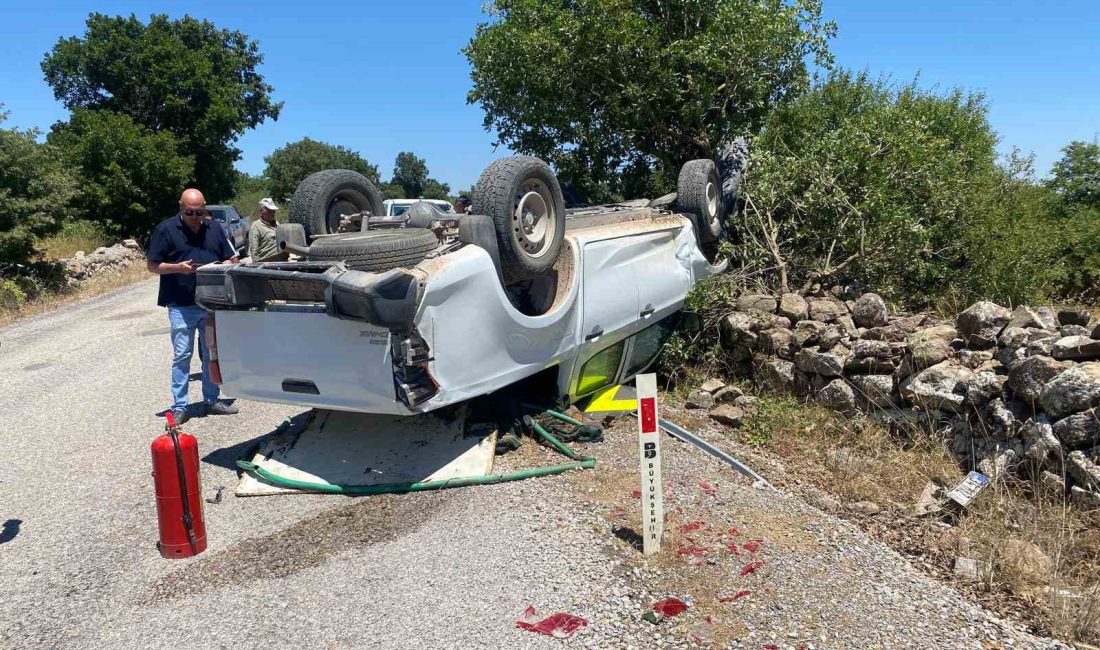 Balıkesir’in İvrindi ilçesinde direksiyon hakimiyetini kaybeden sürücünün otomobili ters döndü.