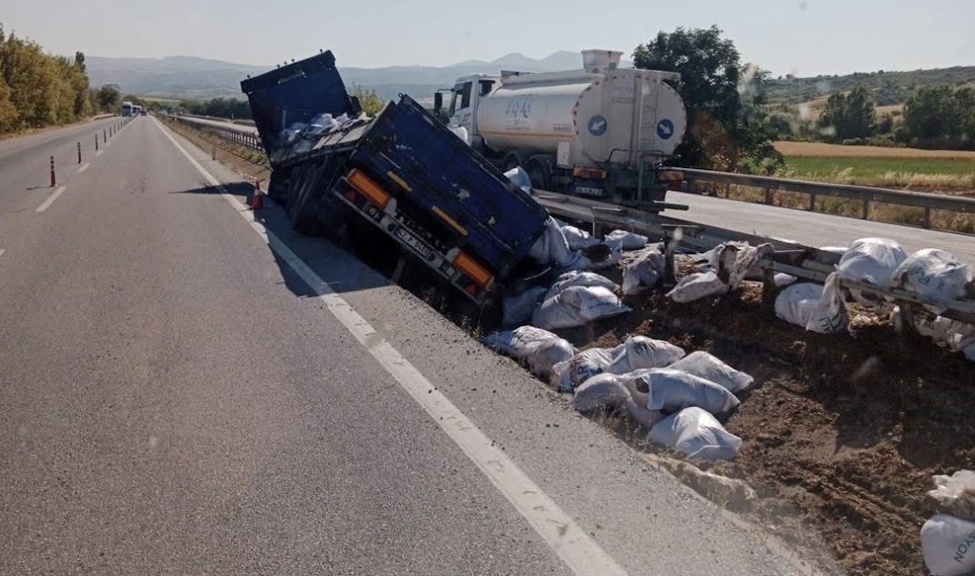 Balıkesir’de kontrolden çıkan tır bariyerlere çarptı Balıkesir’in Susurluk ilçesi Demirkapı mevkiinde meydana gelen trafik kazasında, sürücüsünün