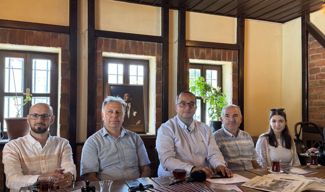 Bandırma’da “Geçmişin İzinde Geleceğe Doğru” Yolculuk Sürüyor Bandırma Eğitim-İş Sendikası ve Bandırma Tarih Kulübü tarafından hazırlanan “Geçmişin