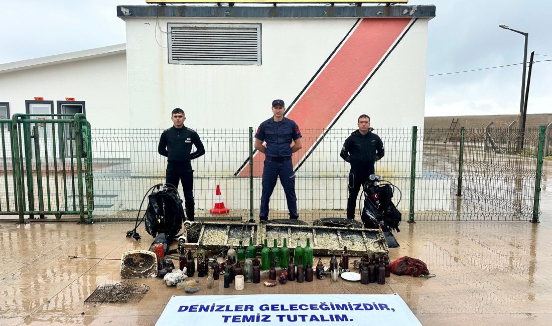 Bandırma’da deniz dibi temizliğinde 600 kilogram atık çıkarıldı 5 Haziran Dünya Çevre Günü çerçevesinde Balıkesir’in Bandırma ilçesindeki Livatya