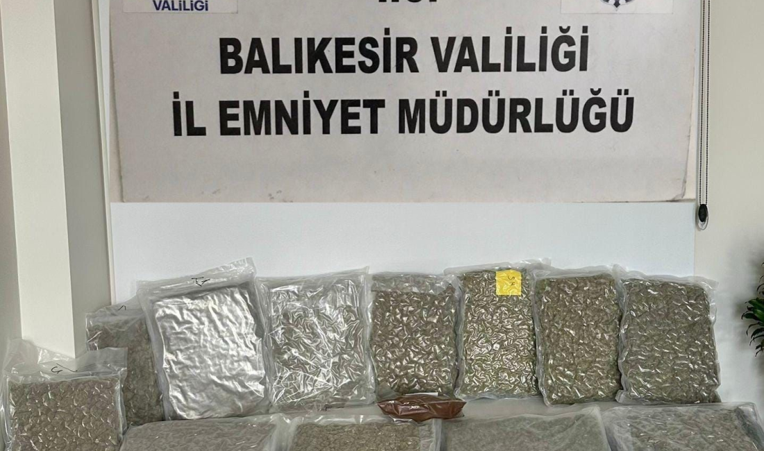 Balıkesir’de narkotik ekiplerince yapılan operasyonda 18 parça halinde 19 kilo