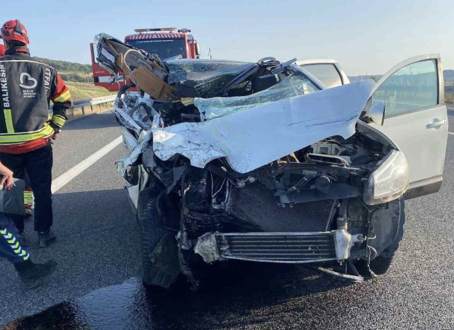 Balıkesir’de İzmir İstanbul Otoyolunun Savaştepe kavşağında meydana gelen trafik kazasında