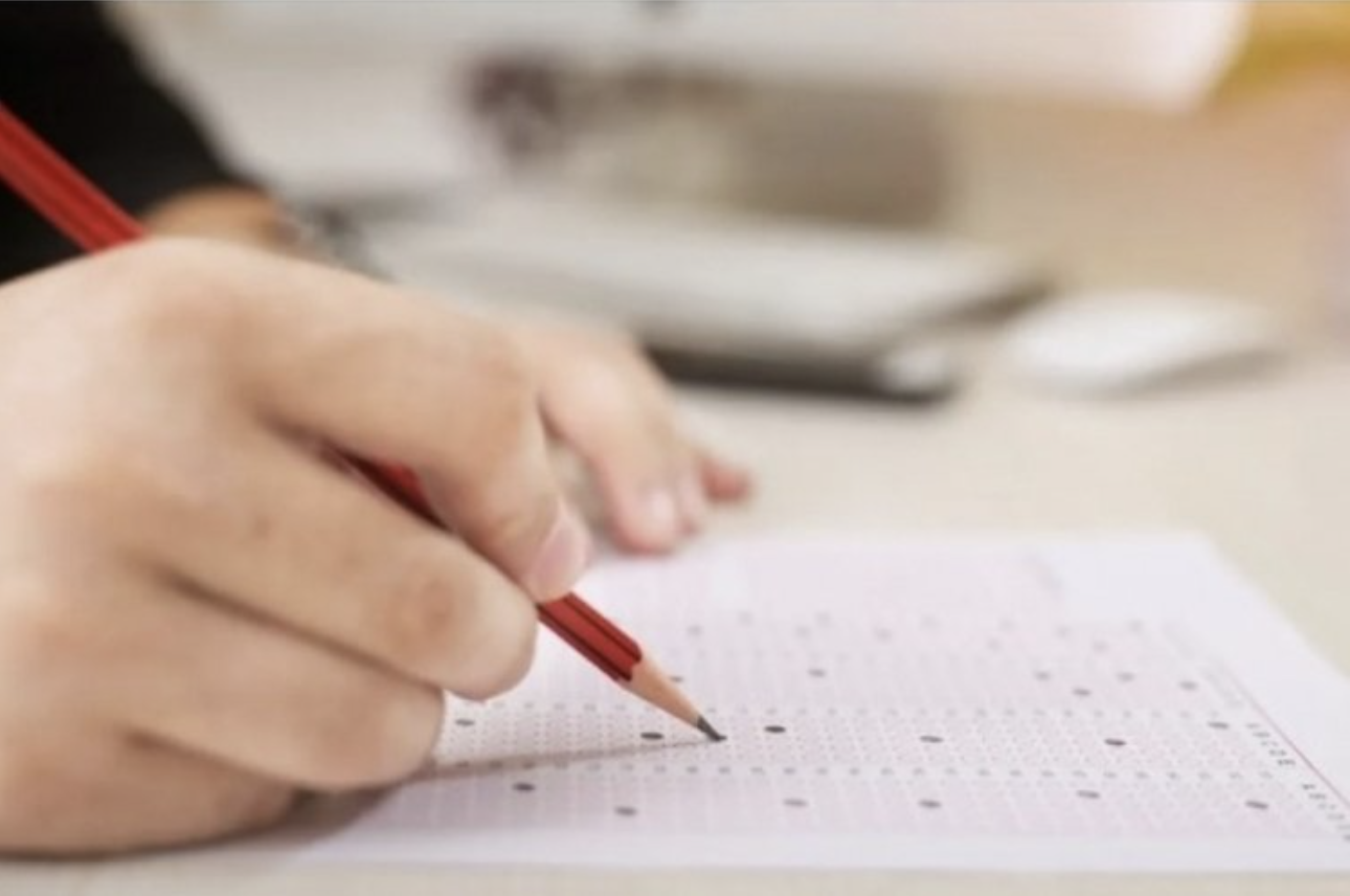 Üniversiteye girişin kapısı olan YKS heyecanı başlıyor. Bugün ve yarın