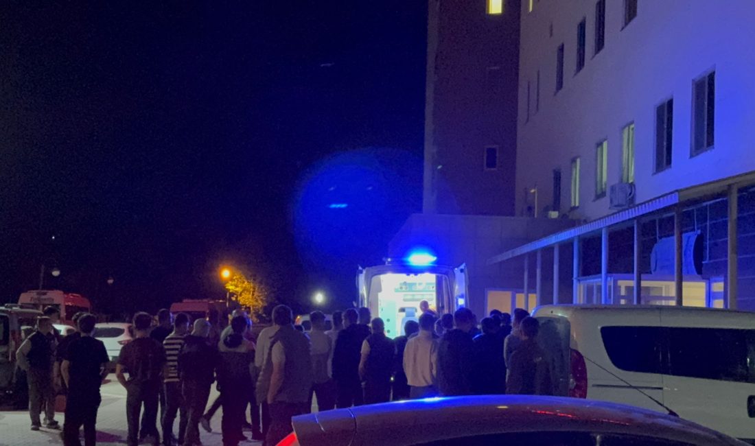 Gönen’de trafik kazası: 16 yaşındaki genç hayatını kaybetti Balıkesir’in Gönen ilçesinde, iki motosikletin kontrolsüz kavşakta çarpışması sonucu meydana