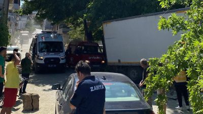 Balıkesir’in Erdek ilçesine bağlı Ocaklar Mahallesi’nde meydana gelen kazada, frenleri