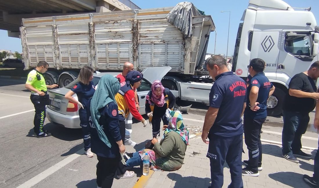 Korozman Kavşağı yine kazaya sahne oldu: 2 kişi yaralandı Balıkesir’in Bandırma ilçesinde sık sık kazaların yaşandığı Korozman Kavşağı’nda bir