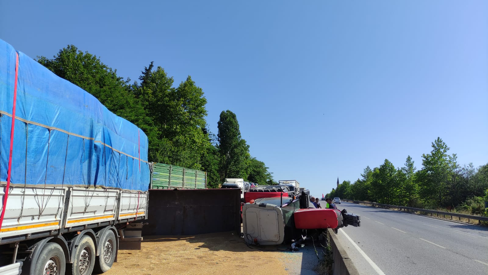 Balıkesir’in Susurluk ilçesinde meydana gelen çift araçlı trafik kazasında 3