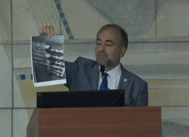 CHP il binasındaki ’sayaç’ bilmecesi Cumhuriyet Halk Partisi (CHP) Balıkesir il binasında bulunan su sayaçları