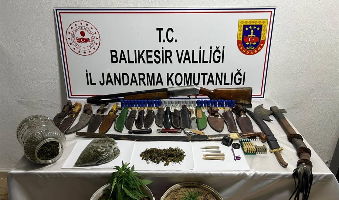 Balıkesir İl Jandarma Komutanlığı ekiplerince, 6 ilçede düzenlenen operasyonlarda çeşitli