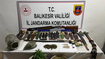 Balıkesir İl Jandarma Komutanlığı ekiplerince, 6 ilçede düzenlenen operasyonlarda çeşitli