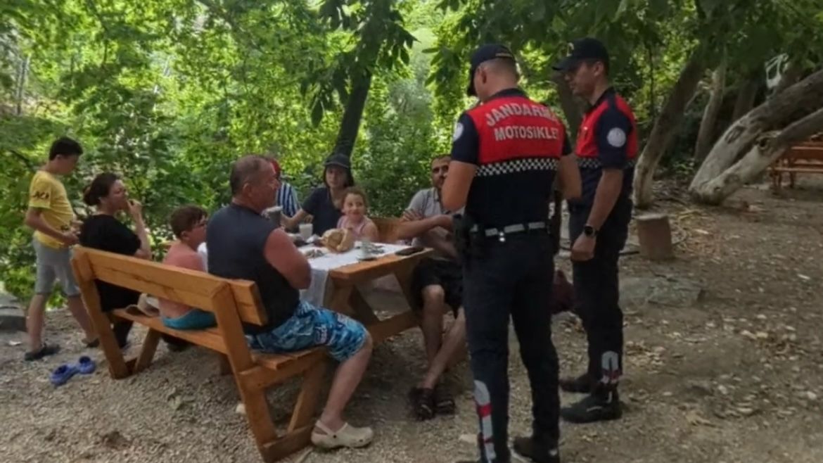 Balıkesir İl Jandarma Komutanlığı ekipleri, Edremit Kaz Dağları bölgesinde devriye