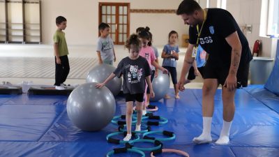 Bandırma Belediyesi Yaz Spor Okulları, çocuklara unutulmaz bir yaz yaşatıyor.
