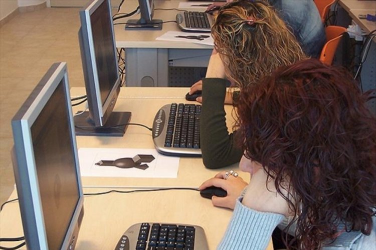 Resmi Gazete’de yayımlanan yönetmelikle, memurlar doğum veya evlat edinme sonrası