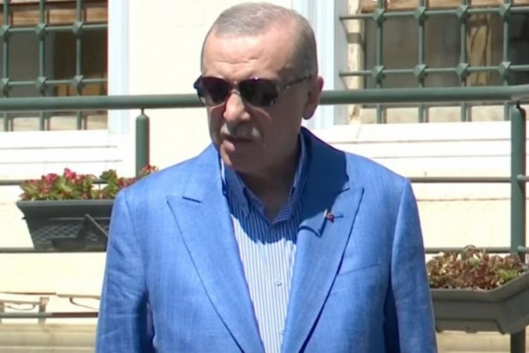 Cumhurbaşkanı Erdoğan: 27 uçak, 105 helikopter yangınlarla mücadele ediyor Cumhurbaşkanı Recep Tayyip Erdoğan, cuma namazı sonrası yaptığı açıklamada, Türkiye