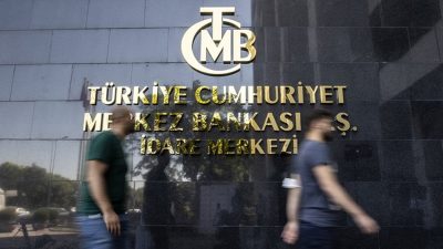 Türkiye Cumhuriyet Merkez Bankası (TCMB) uzmanları, kartla yapılan harcamalardaki artışın