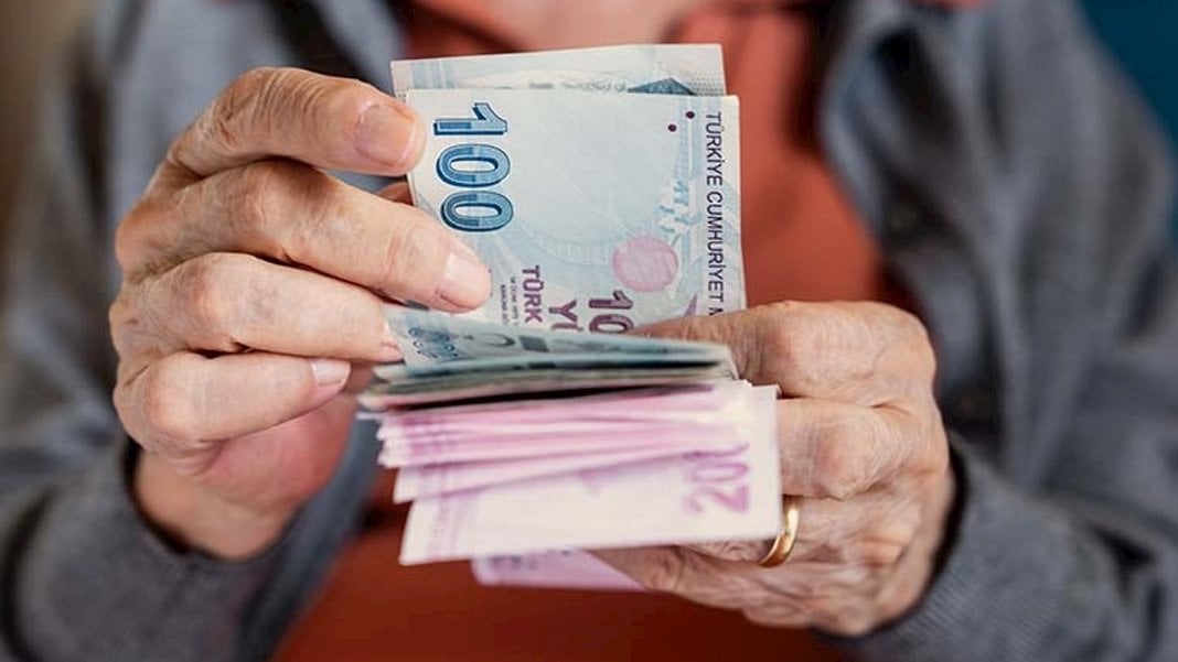 SGK verilerine göre, Nisan 2025 itibarıyla emekli olup çalışmaya devam