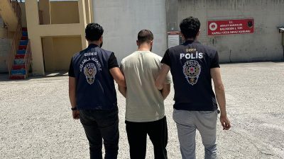 Balıkesir'de zararlı yazılım sattığı ve kişisel verileri ele geçirdiği iddia