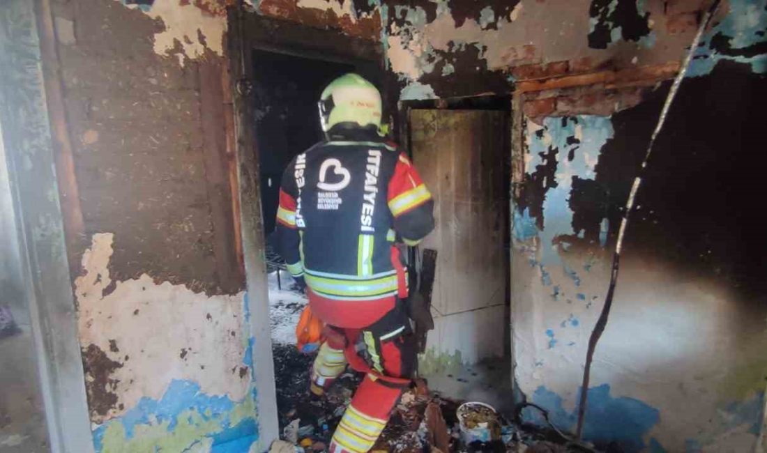 Balıkesir’in Havran ilçesine bağlı Hamambaşı Mahallesi’nde yanan ev, küle döndü.