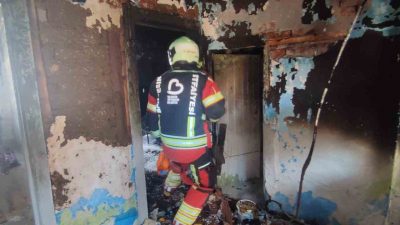 Balıkesir’in Havran ilçesine bağlı Hamambaşı Mahallesi’nde yanan ev, küle döndü.