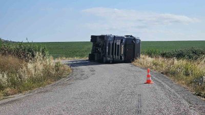 Balıkesir’in Bandırma ilçesinde sabah saatlerinde kimyasal madde yüklü bir tır