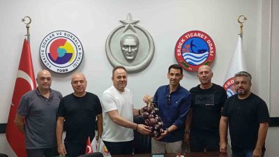 Erdek’in coğrafi işaretli değerlerinden biri olan Kapıdağ mor soğanı, bu