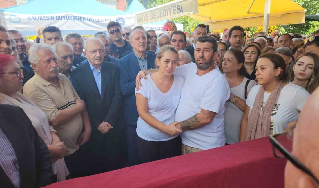 Kılıçdaroğlu’nun ikiz kardeşi Adil Kılıçdaroğlu son yolculuğuna uğurlandı Eski CHP Genel Başkanı Kemal Kılıçdaroğlu’nun ikiz kardeşi Adil Kılıçdaroğlu,