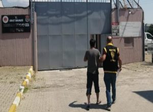 Balıkesir’de polis ekipleri tarafından yapılan aranan şahıslara yönelik operasyonda hapis
