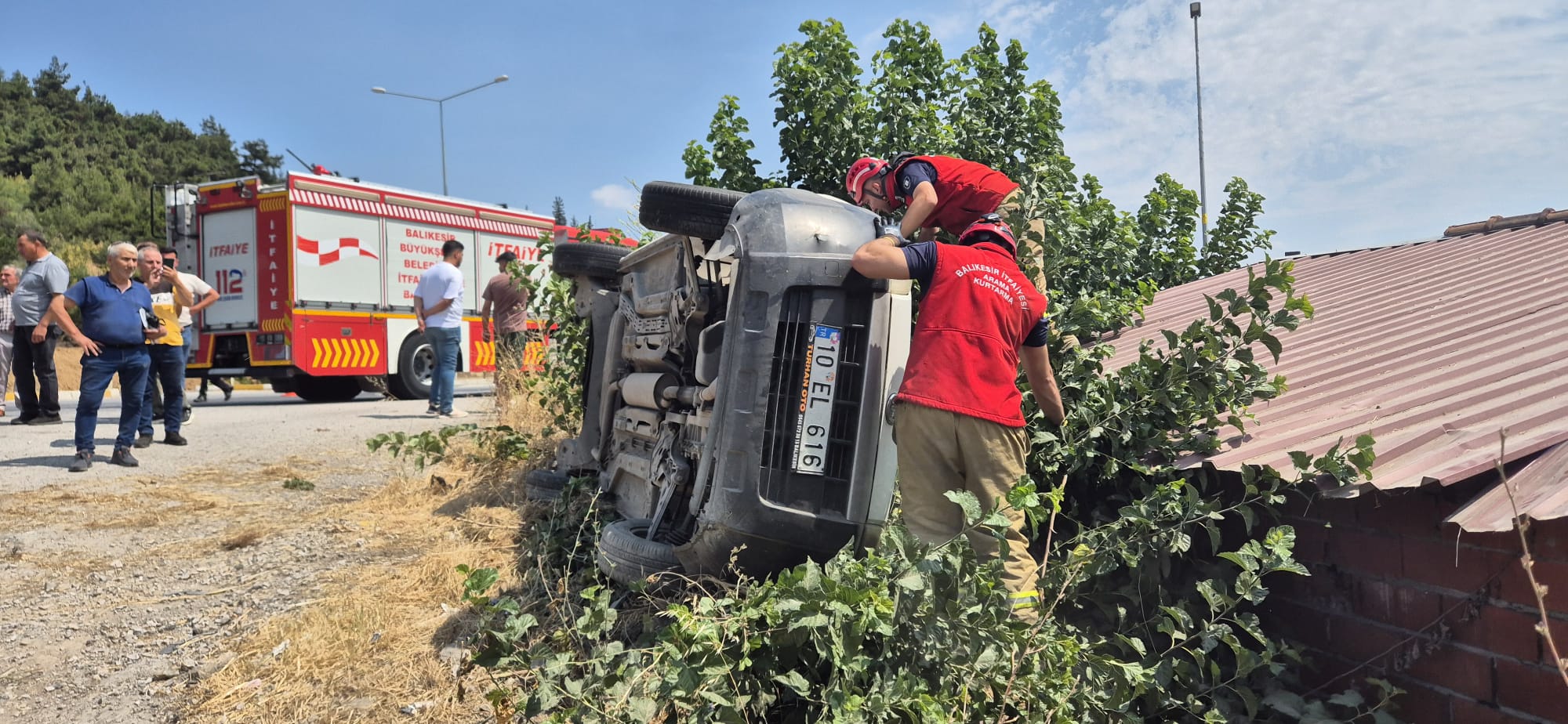 Balıkesir-Bursa kara yolu Susurluk Buzağılık mevkiinde meydana gelen çift taraflı