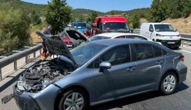 Balıkesir’in Edremit ilçesi istikametindeki Evciler Kavşağı mevkisinde sıcak hava nedeniyle
