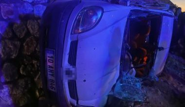 Balıkesir’de 3 araçlı zincirleme kazada 1 kişi hayatını kaybederken, 4