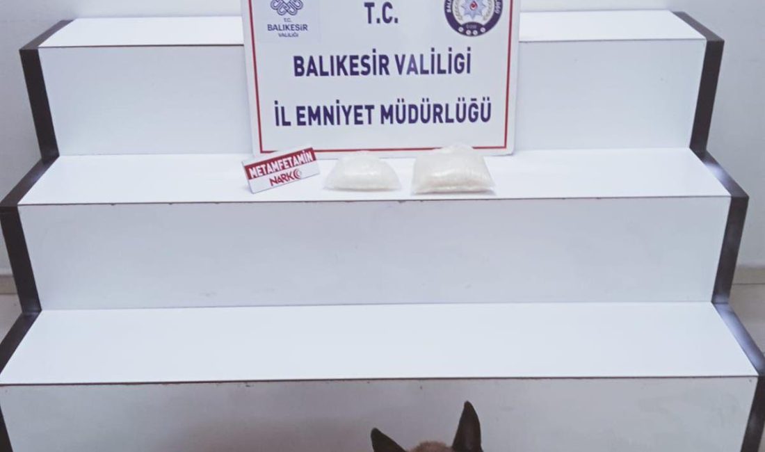 Balıkesir'in Edremit ilçesinde polis ekiplerinin düzenlediği operasyonda 1 kilo 491