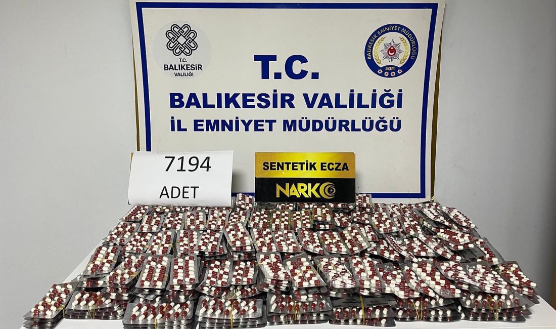 Balıkesir’in Ayvalık ilçesinde düzenlenen operasyonda 7 binin üzerinde sentetik ecza