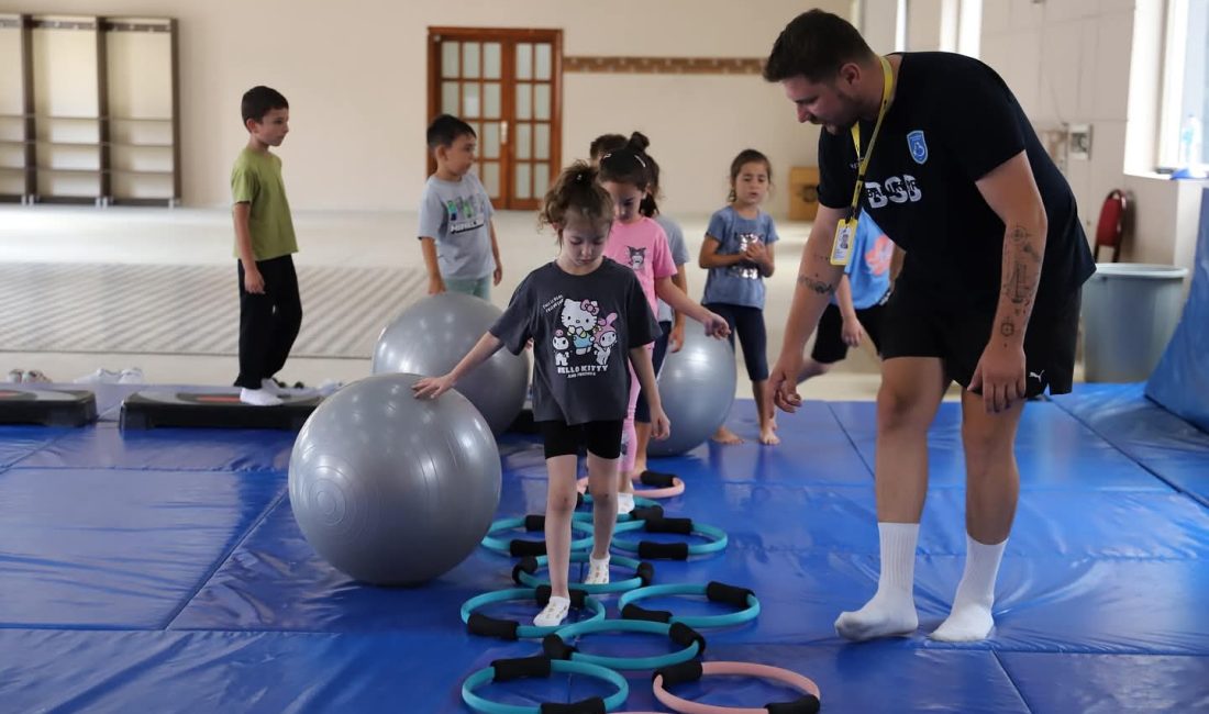 Bandırma Yaz Spor Okulları’nda Coşku Sürüyor: Sporla Dolu Bir Yaz! Bandırma Belediyesi Yaz Spor Okulları, çocuklara unutulmaz bir yaz yaşatıyor.