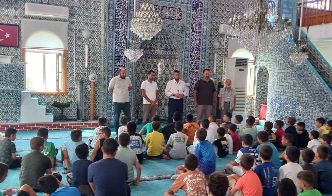 Bandırma’daki camilerde yaz kurslarına yoğun ilgi Tüm yurtta olduğu gibi Bandırma’da da yaz Kur’an kursları yoğun
