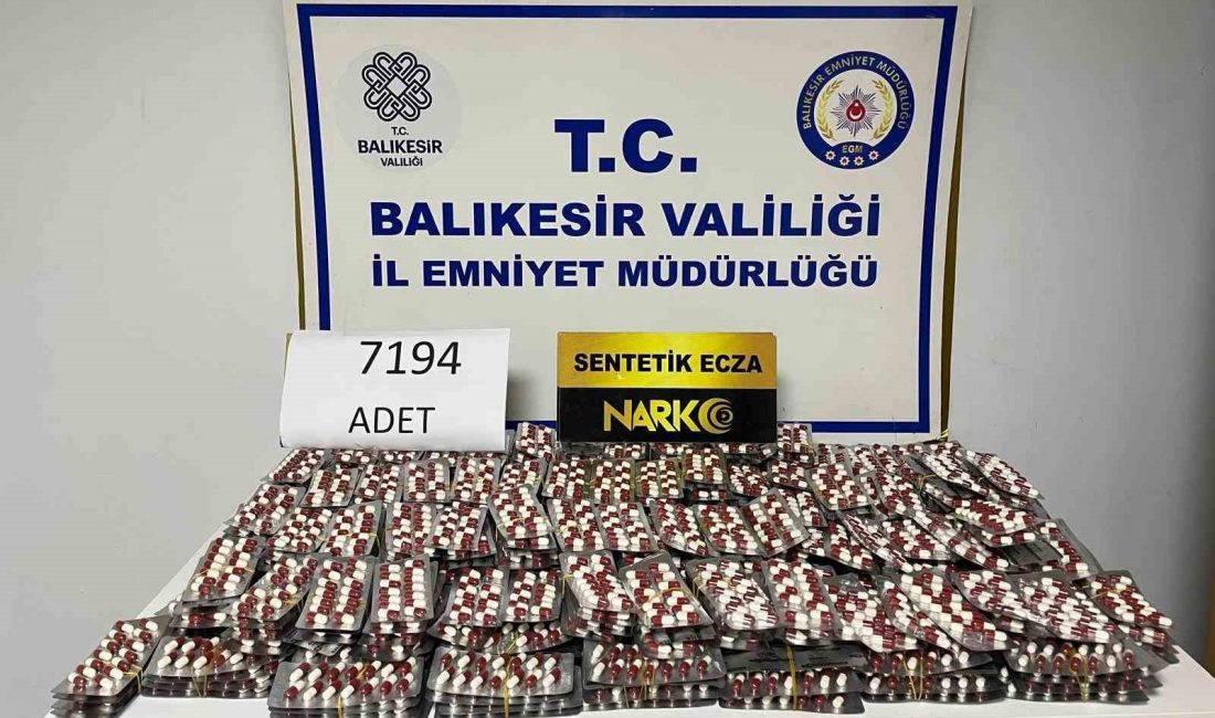 Ayvalık’ta 3 uyuşturucu satıcısı tutuklandı Balıkesir’in Ayvalık ilçesinde; İlçe Emniyet Müdürlüğü bünyesindeki Narkotik Suçlarla Mücadele