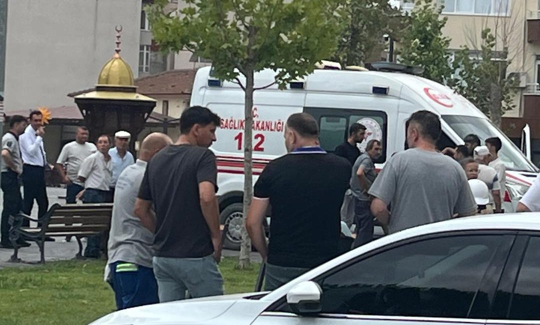Balıkesir’in Gönen ilçesi Malkoç Mahallesi Cumhuriyet Meydanı’nda iki kişi arasında