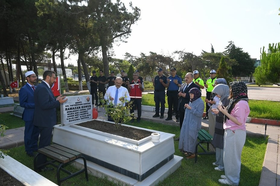 15 Temmuz şehidi Ramazan Konuş’un ailesine anlamlı ziyaret Balıkesir Valisi İsmail Ustaoğlu, 15 Temmuz Demokrasi ve Millî Birlik