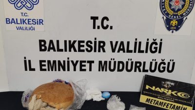 Balıkesir Narkotik Suçlarla Mücadele ekipleri, durdurduğu araçta narkotik köpeği Dangal
