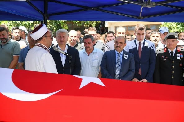 Genç astsubay memleketi Sındırgı’da son yolculuğuna uğurlandı Genç astsubay memleketi Sındırgı’da son yolculuğuna uğurlandı
