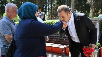 Vatan uğruna hiç düşünmeden canlarını feda eden kahraman şehitlerin aziz