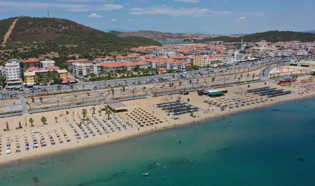 
Turizm sezonunda vatandaşların temiz ve sağlıklı plajlarda denizin keyfini çıkarabilmesi