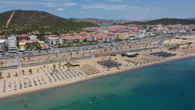 
Turizm sezonunda vatandaşların temiz ve sağlıklı plajlarda denizin keyfini çıkarabilmesi