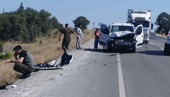 Balıkesir’in Balya ilçesinde meydana gelen ilginç trafik kazasında aniden yola