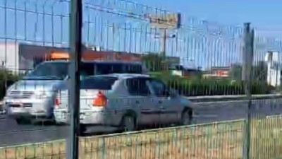 Balıkesir’in Edremit ilçesinde ters yönde giden bir otomobil, trafikte büyük