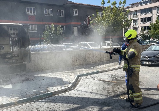 Susurluk’ta trafo yangınına müdahale Balıkesir’in Susurluk ilçesi Yeni Mahalle Yeni Caddesi’nde meydana gelen trafo