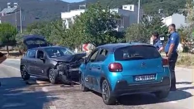 Balıkesir’in Erdek ilçesi Ocaklar Mahallesi’nde meydana gelen trafik kazasında iki