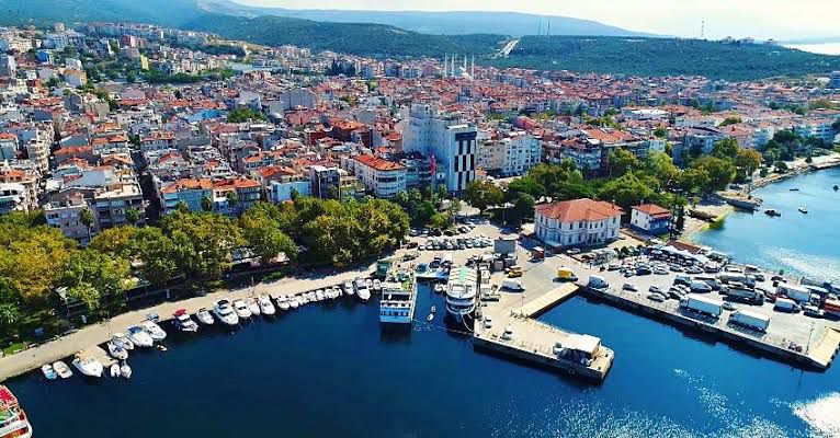 Balıkesir’in Erdek ilçesinde son günlerde yaşanan su kesintilerinin, UEDAŞ Elektrik